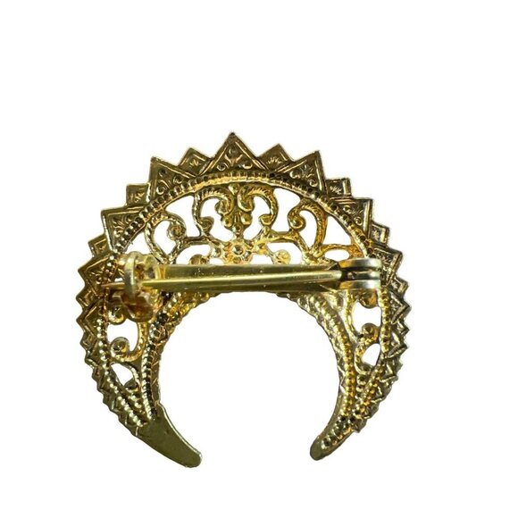 Crescent Moon Shaped Filagree Gold Tone Small Brooch Vintage Elegant - Picture 3 of 9